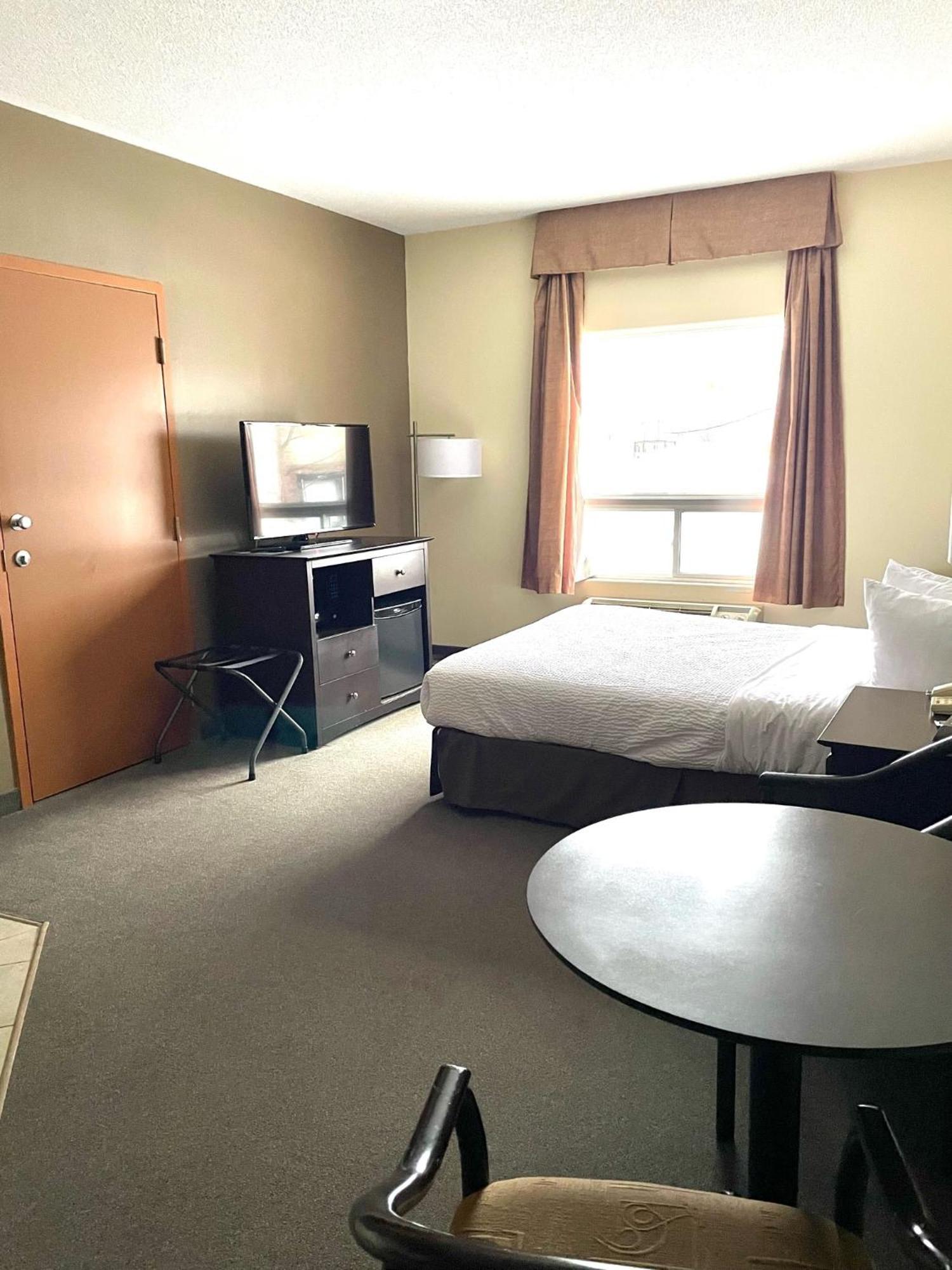 Hotel Super 8 By Wyndham South 2*