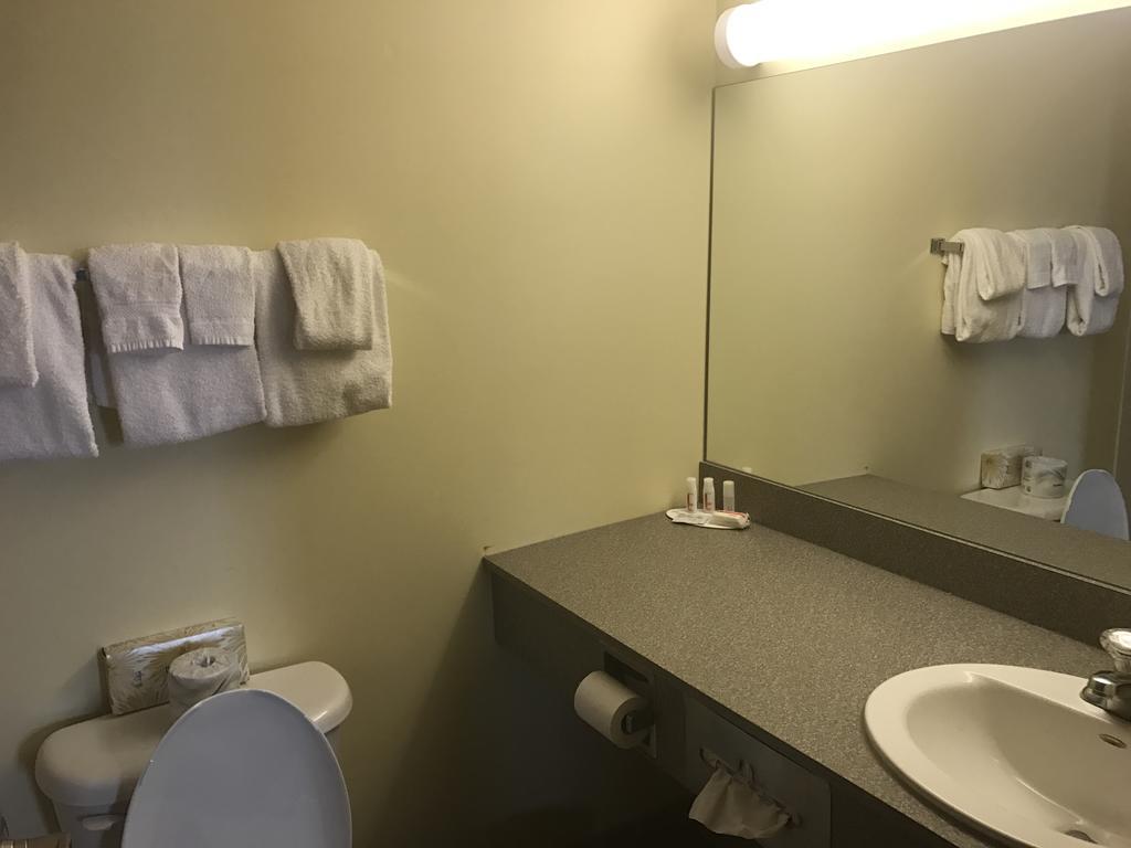 Super 8 By Wyndham South Hotel