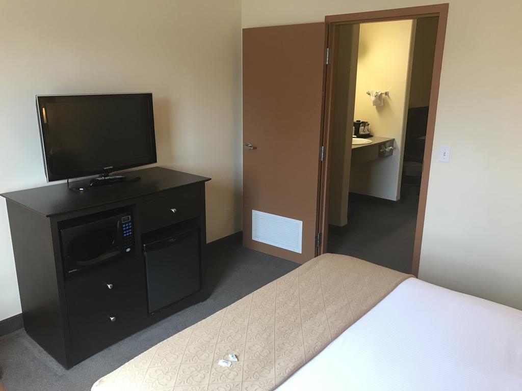Super 8 By Wyndham South Barrie