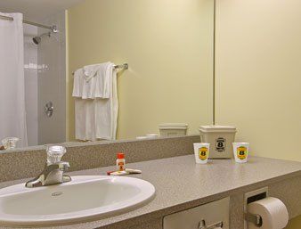Super 8 By Wyndham South Hotel Barrie