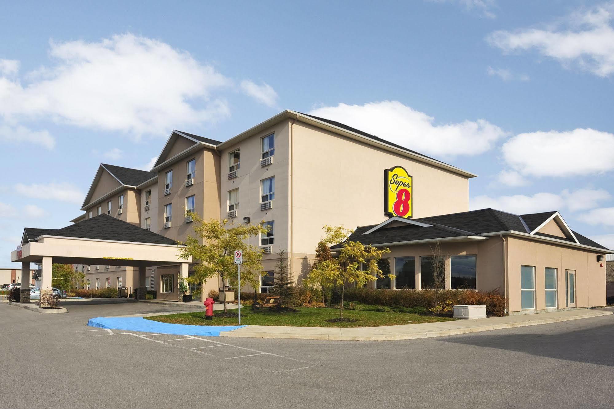 Super 8 By Wyndham South Hotel